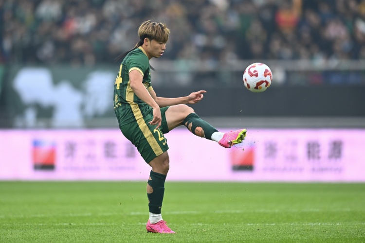 记者:浙江队昨晚抵达武汉备战客战三镇 对手收到FIFA转会禁令